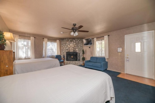 Black Forest Lodge image 37